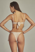 Charger l'image dans la galerie, Model Back: Empress Set Bikini Agatha Nude