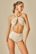 Charger l'image dans la galerie, Model Front: Empress Top Top Offwhite Bardot
