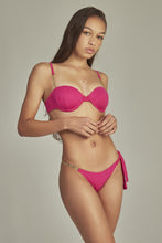 Charger l'image dans la galerie, Model Front: Empress Set Bikini Agatha Fuchsia Pink
