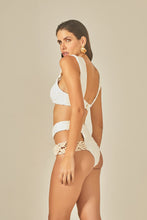Charger l'image dans la galerie, Model Back: Empress Bottom Bottom Offwhite Sloane
