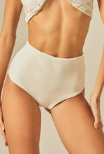 Charger l&#39;image dans la galerie, Gallery: Empress Bottom Bottom Offwhite Bardot
