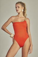Charger l&#39;image dans la galerie, Model Front: Empress One-Piece Monte Carlo Body Coral Red Luxor
