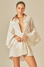 Charger l&#39;image dans la galerie, Model Front: Empress Shirtdress Offwhite Camisa Claire
